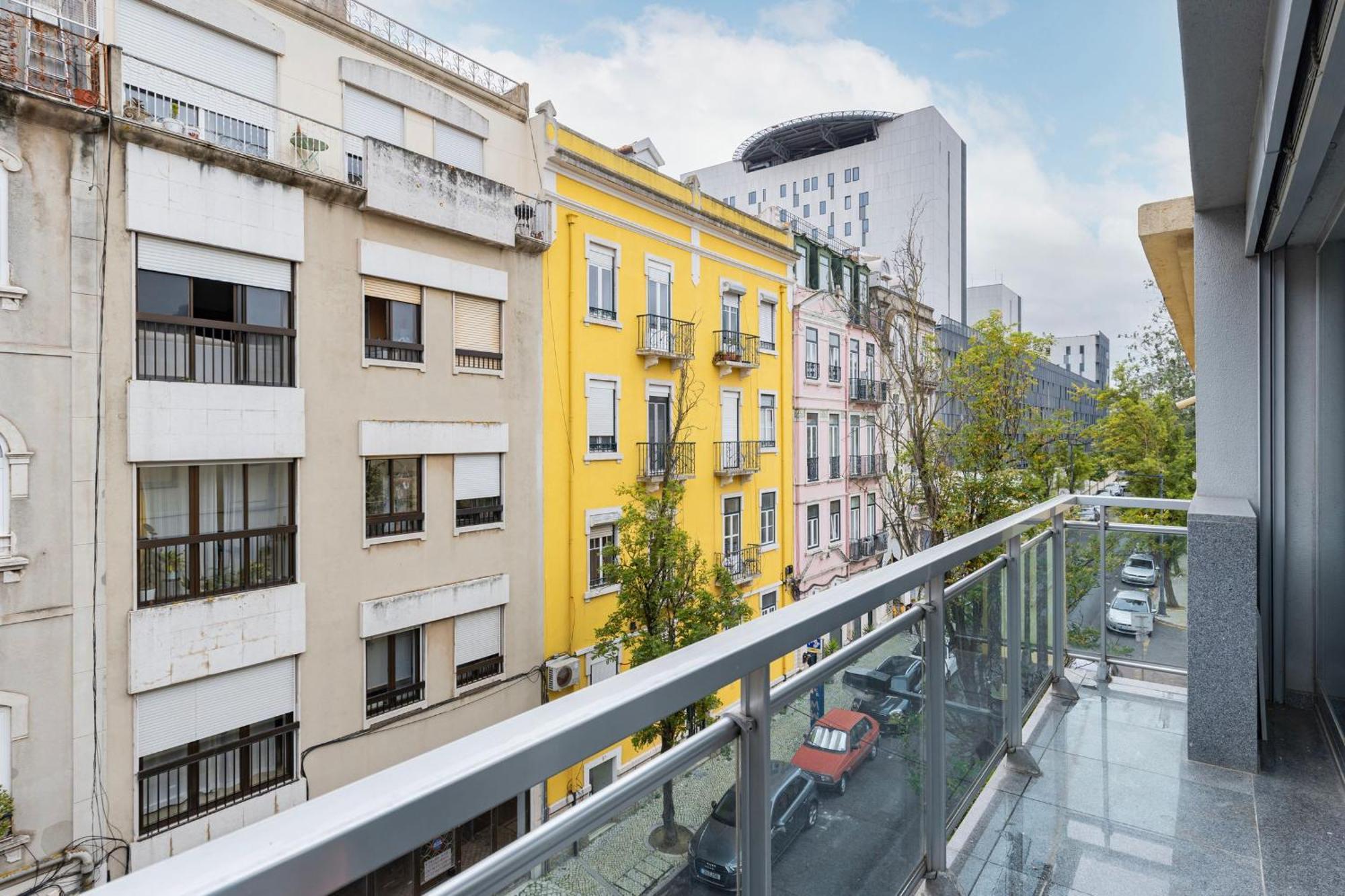 Bright 2Bdr Duplex With Balcony By Lovelystay Lisbon Exterior photo